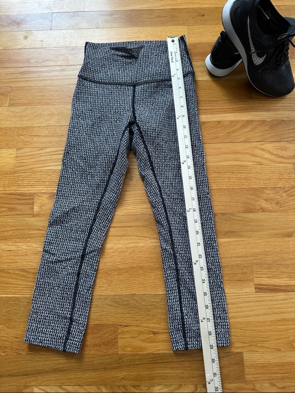 Lulu lemon X-small capri length work out pants